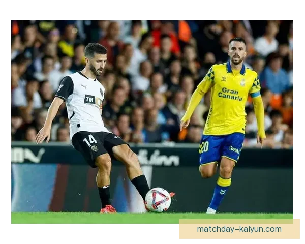 西甲新赛季前瞻：豪门争锋，青训新星崛起值得关注